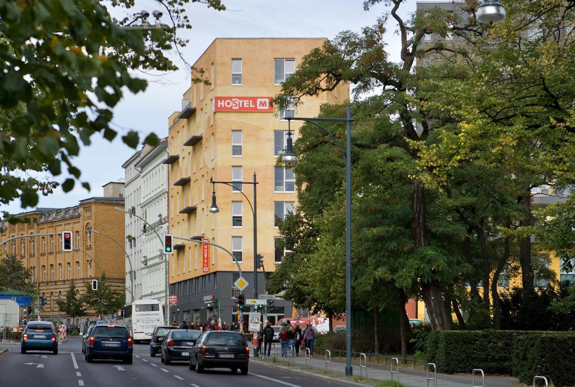 Meininger Hotel Berlin Alexanderplatz — Photos 3